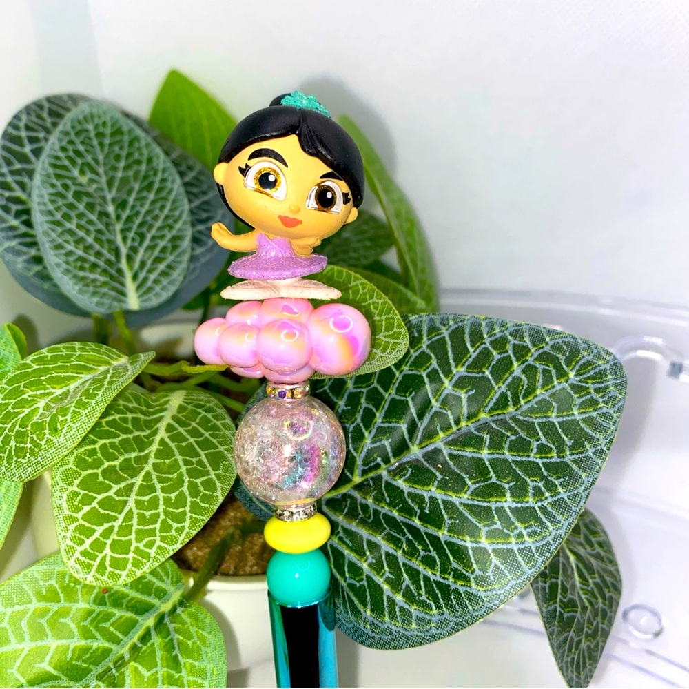 Pink and Green Doll Doorable Pen